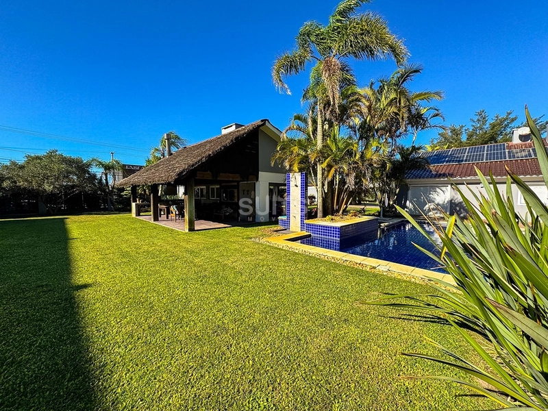 Casa com 03 terrenos em localização privilegiada em Atlântida : 10ª foto da galeria de imagens do imóvel