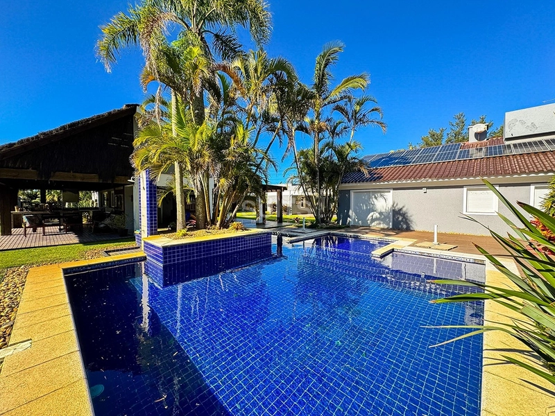 Casa com 03 terrenos em localização privilegiada em Atlântida : 9ª foto da galeria de imagens do imóvel