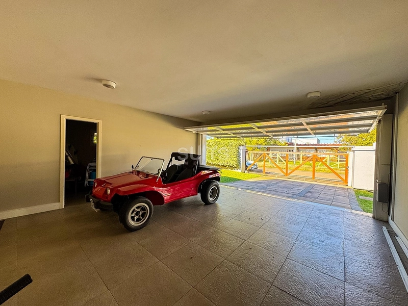 Casa com 03 terrenos em localização privilegiada em Atlântida : 44ª foto da galeria de imagens do imóvel