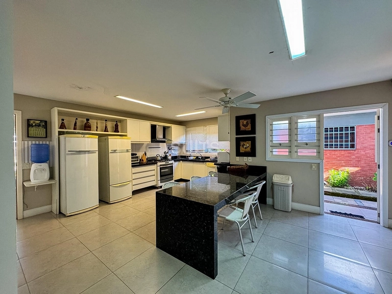 Casa com 03 terrenos em localização privilegiada em Atlântida : 41ª foto da galeria de imagens do imóvel