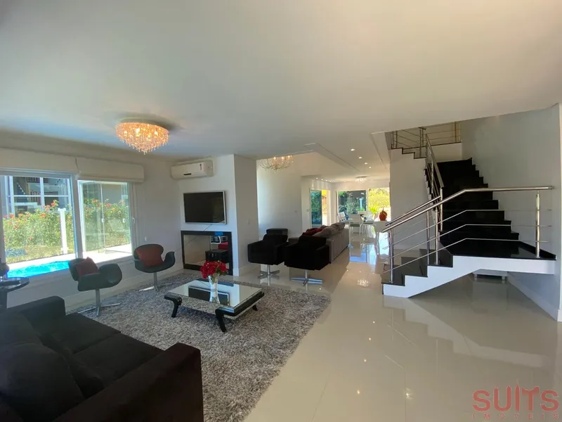 Belíssimo sobrado no Condomínio Quintas do Lago: 2ª foto da galeria de imagens do imóvel