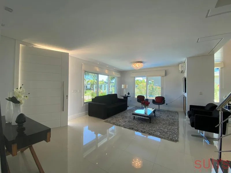 Belíssimo sobrado no Condomínio Quintas do Lago: 3ª foto da galeria de imagens do imóvel