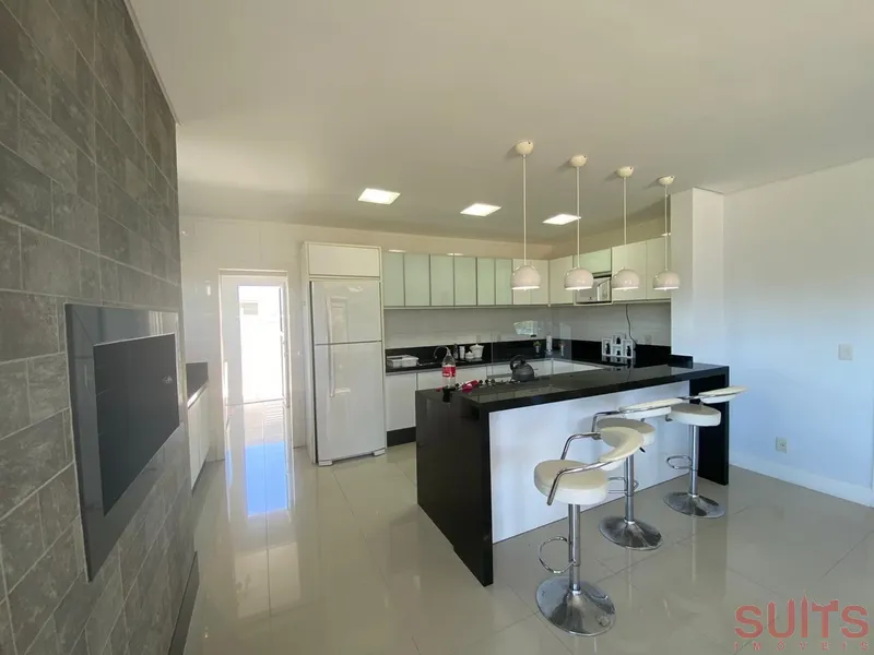 Belíssimo sobrado no Condomínio Quintas do Lago: 8ª foto da galeria de imagens do imóvel