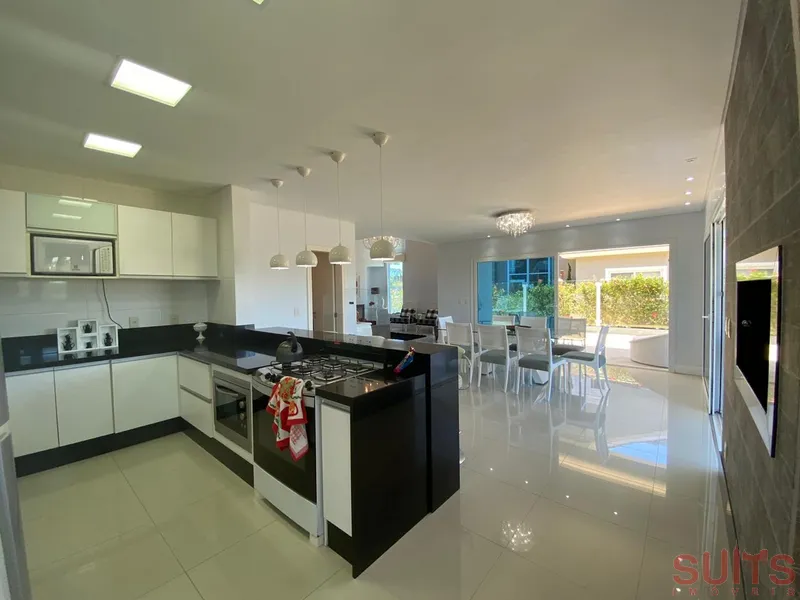 Belíssimo sobrado no Condomínio Quintas do Lago: 9ª foto da galeria de imagens do imóvel