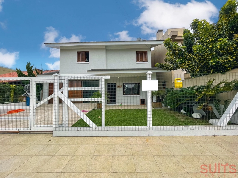 Excelente sobrado à poucos metros do mar na praia de Rainha do Mar: 1ª foto da galeria de imagens do imóvel