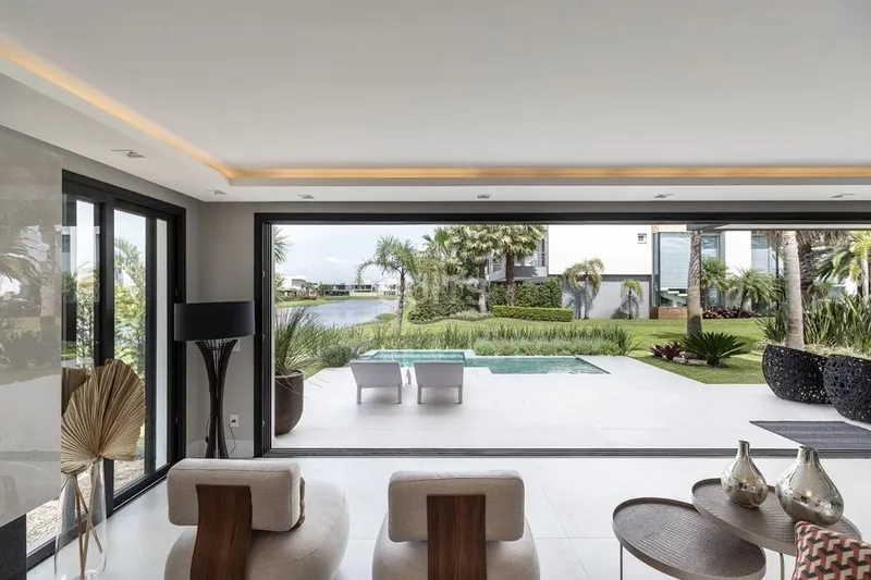 Magnífico sobrado com vista para o lago no condomínio Enseada: 11ª foto da galeria de imagens do imóvel