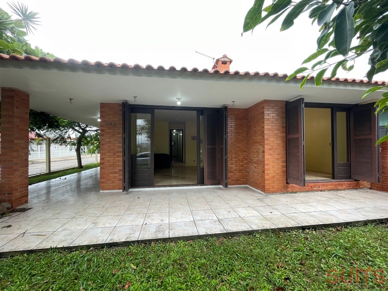 Excelente casa próxima ao mar na praia de Rainha do Mar: 1ª foto da galeria de imagens do imóvel