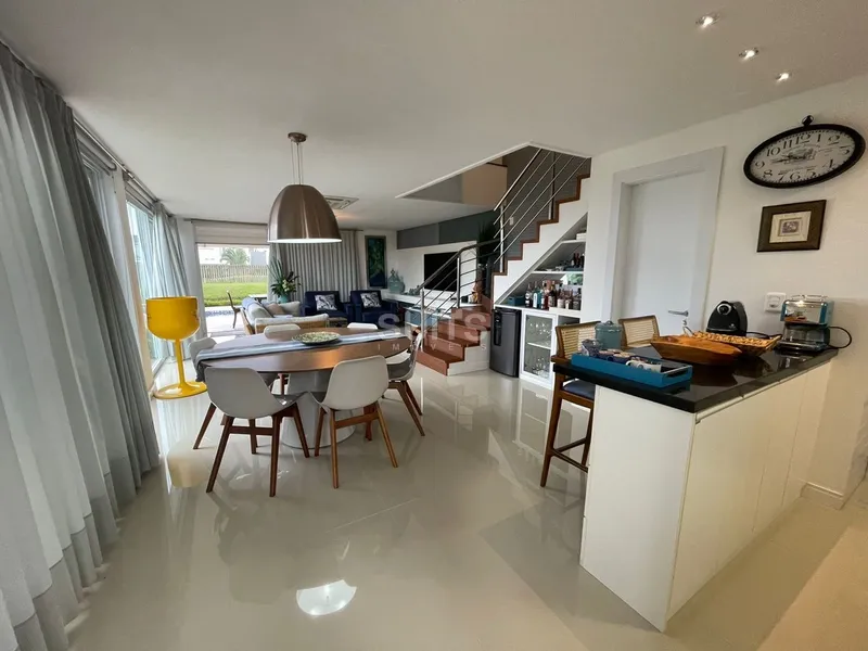 Excelente Sobrado no Condominio One em Atlântida: 8ª foto da galeria de imagens do imóvel