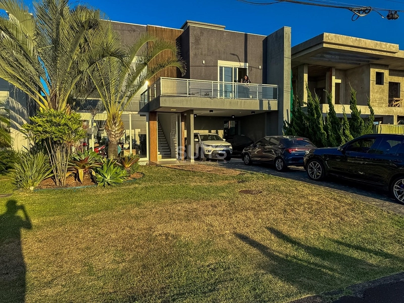 Belíssimo sobrado fundos área verde no condomínio Riviera: 1ª foto da galeria de imagens do imóvel