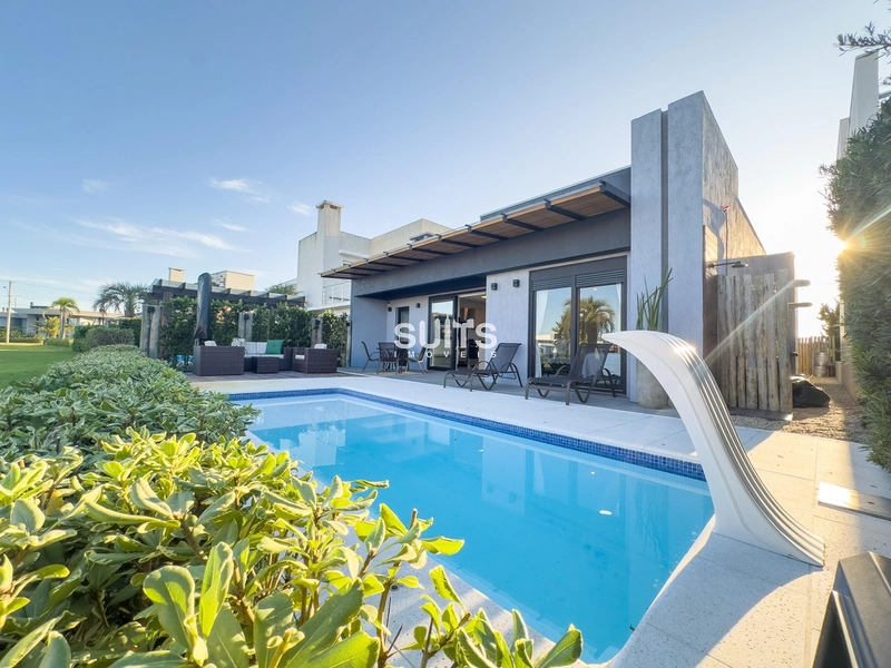 Linda casa com fundos para área verde no condomínio Riviera: 17ª foto da galeria de imagens do imóvel