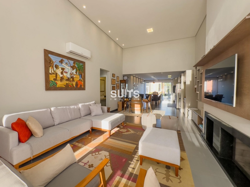 Linda casa com fundos para área verde no condomínio Riviera: 4ª foto da galeria de imagens do imóvel