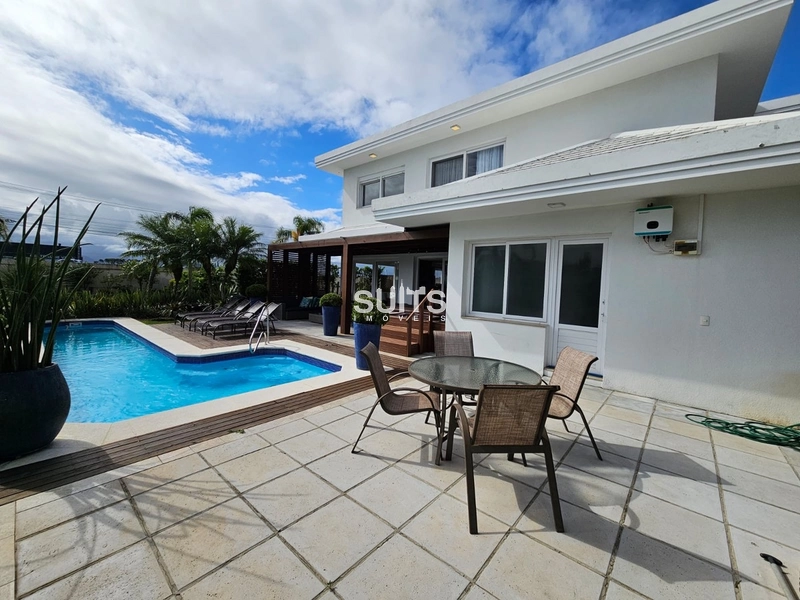 Sobrado de esquina Beira Lago no cond. Enseada: 1ª foto da galeria de imagens do imóvel