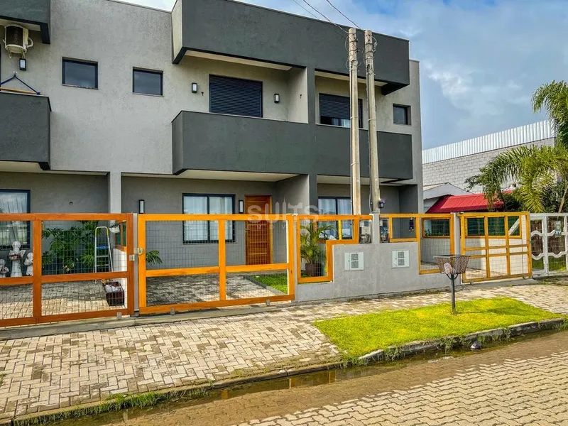 Lindo sobrado no centro da praia de Xangri-Lá!: 1ª foto da galeria de imagens do imóvel