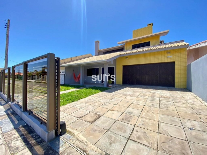 Excelente sobrado à 03 quadras do mar no Centro de Xangri-Lá: 2ª foto da galeria de imagens do imóvel