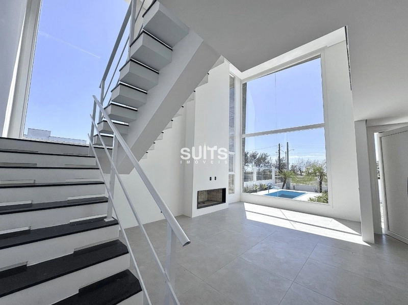 Sobrado à venda na praia do Arpoador, com linda vista mar: 1ª foto da galeria de imagens do imóvel