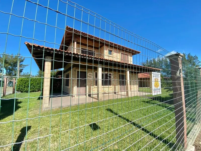 Excelente sobrado de esquina com amplo pátio na praia de Remanso: 3ª foto da galeria de imagens do imóvel