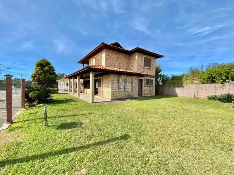 Excelente sobrado de esquina com amplo pátio na praia de Remanso: 4ª foto da galeria de imagens do imóvel