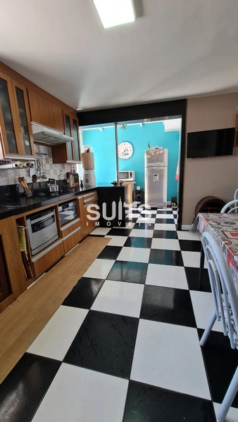 Lindo sobrado a venda no centro de Xangri-lá: 8ª foto da galeria de imagens do imóvel