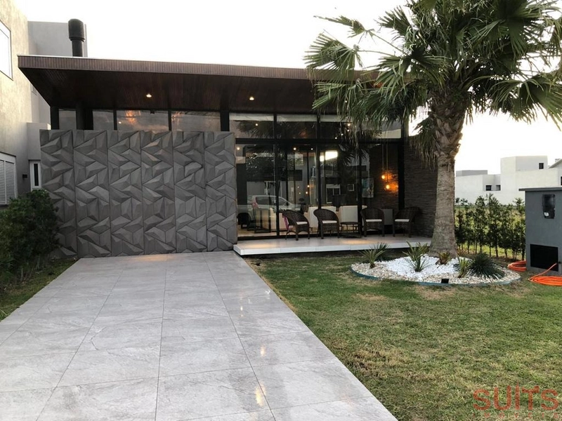 Incrível casa toda mobiliada e decorada no condomínio Blue: 2ª foto da galeria de imagens do imóvel