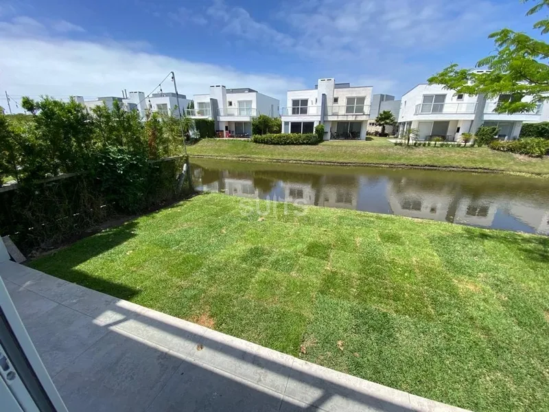 Excelente Sobrado no Condominio One em Atlântida: 16ª foto da galeria de imagens do imóvel