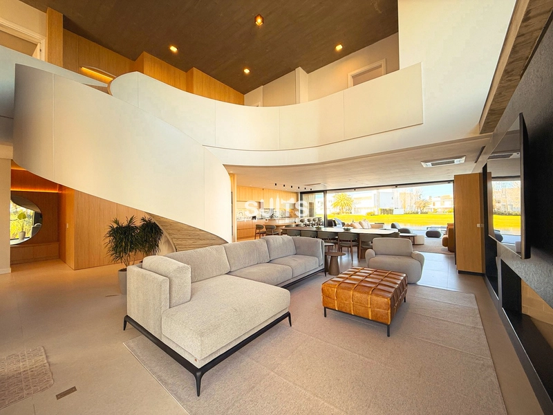 Incrível sobrado beira lago à venda no condomínio Enseada: 6ª foto da galeria de imagens do imóvel