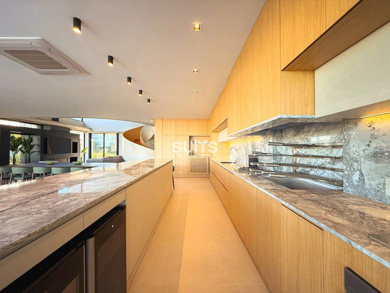 Incrível sobrado beira lago à venda no condomínio Enseada: 19ª foto da galeria de imagens do imóvel