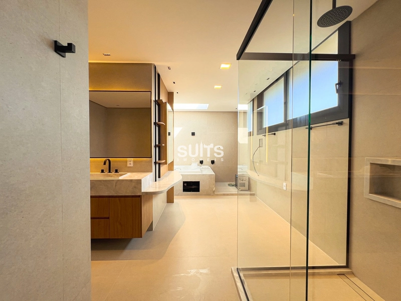 Incrível sobrado beira lago à venda no condomínio Enseada: 62ª foto da galeria de imagens do imóvel