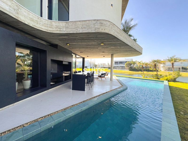 Incrível sobrado beira lago à venda no condomínio Enseada: 26ª foto da galeria de imagens do imóvel