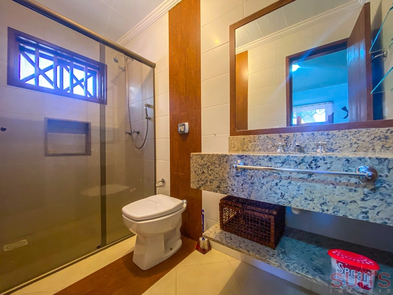 Excelente casa de esquina com localização diferenciada em Atlântida: 14ª foto da galeria de imagens do imóvel