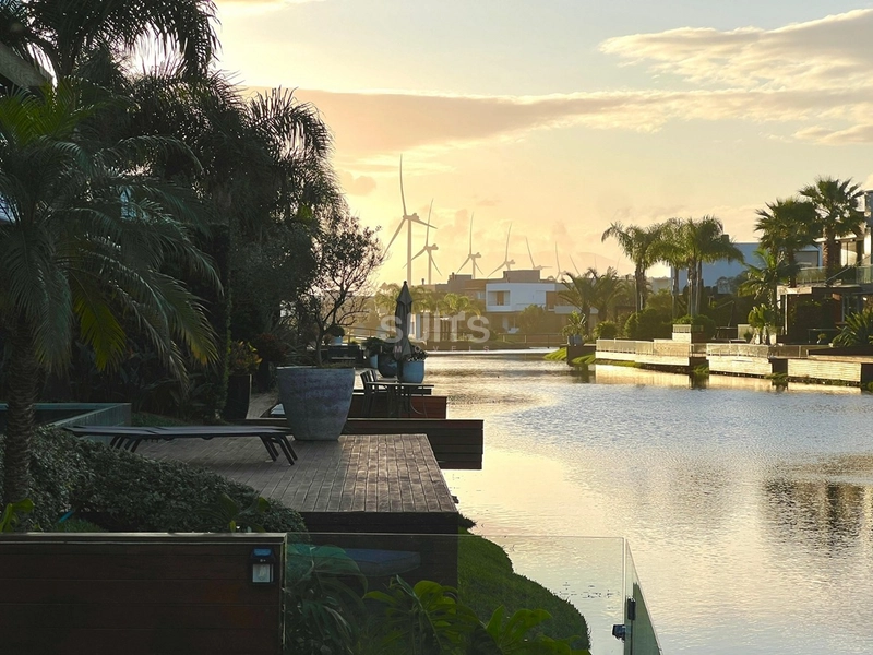 Magnífico sobrado beira-lago no Condomínio Malibu: 19ª foto da galeria de imagens do imóvel