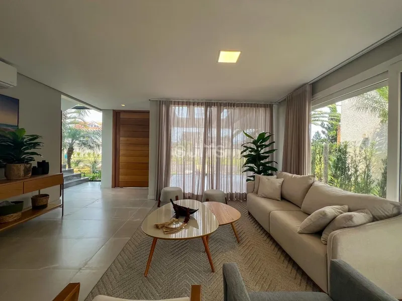 Magnífico sobrado beira-lago no Condomínio Malibu: 4ª foto da galeria de imagens do imóvel