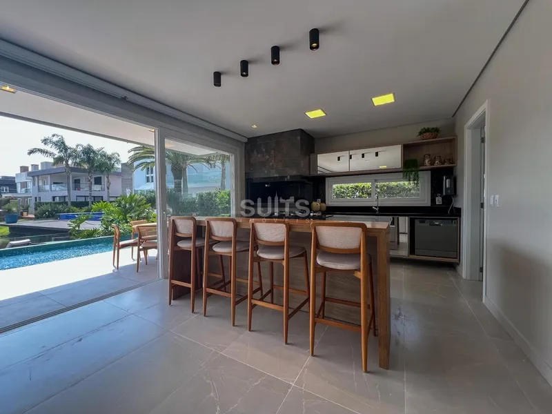 Magnífico sobrado beira-lago no Condomínio Malibu: 10ª foto da galeria de imagens do imóvel