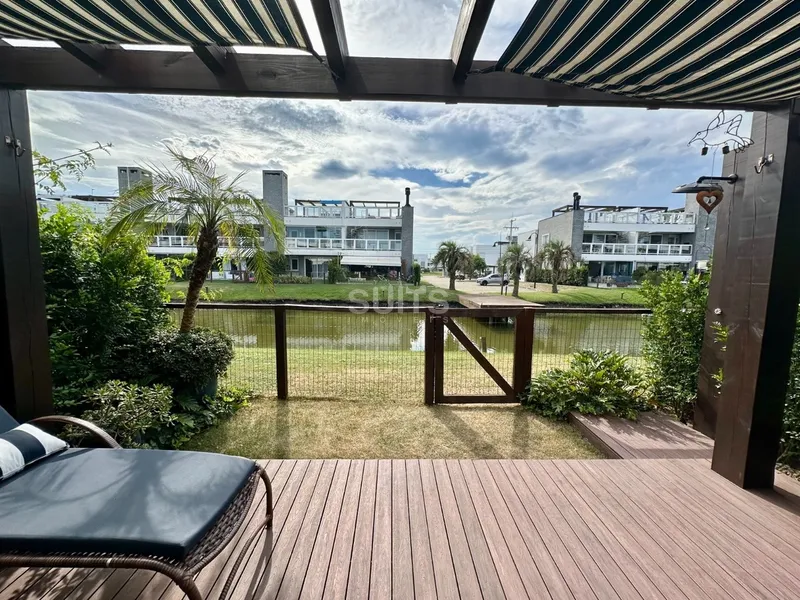 Excelente loft beira lago no condomínio Rossi Atlântida: 3ª foto da galeria de imagens do imóvel