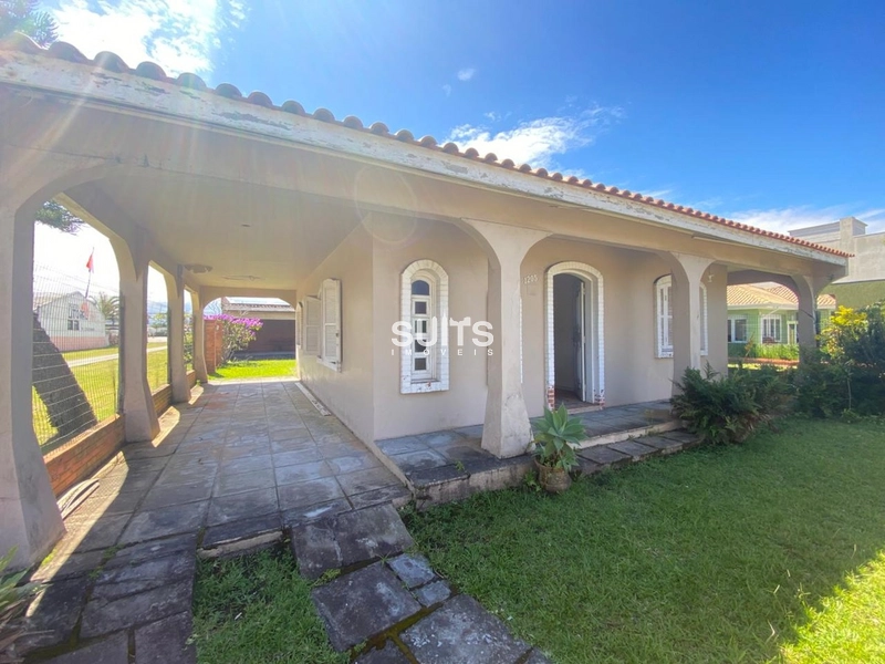 Excelente casa à venda no centro de Xangri-lá: 1ª foto da galeria de imagens do imóvel