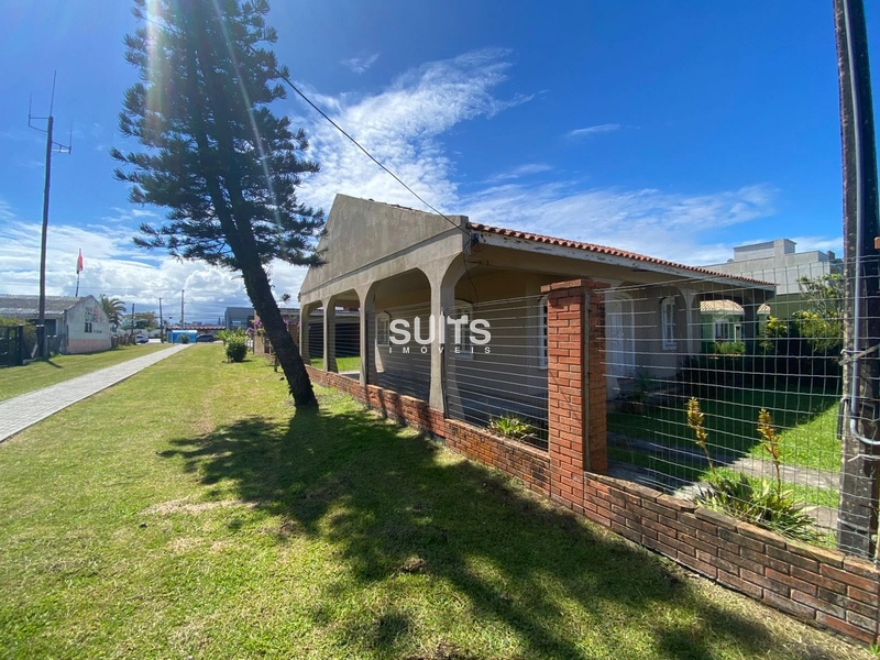 Excelente casa à venda no centro de Xangri-lá: 2ª foto da galeria de imagens do imóvel