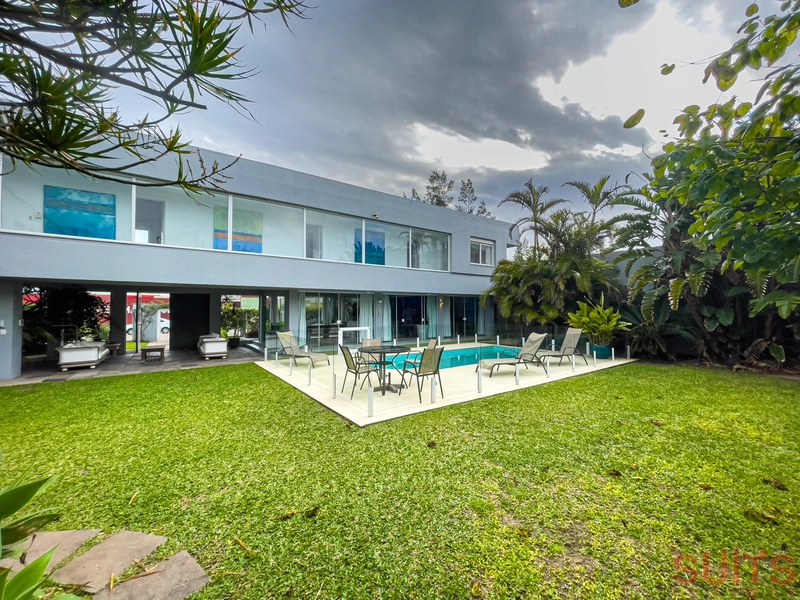 Magnifica mansão à beira mar na praia de Atlântida: 6ª foto da galeria de imagens do imóvel