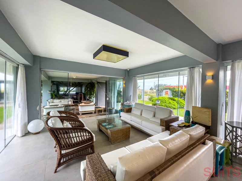 Magnifica mansão à beira mar na praia de Atlântida: 12ª foto da galeria de imagens do imóvel