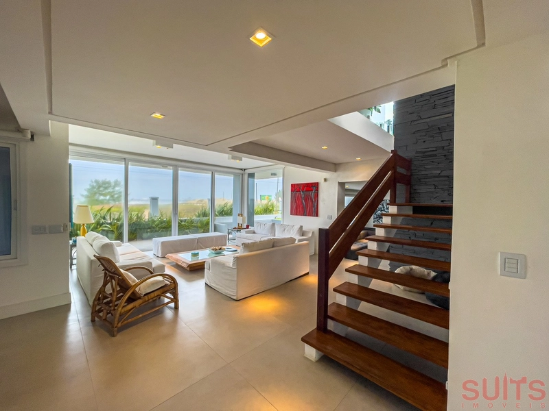 Magnifica mansão à beira mar na praia de Atlântida: 19ª foto da galeria de imagens do imóvel