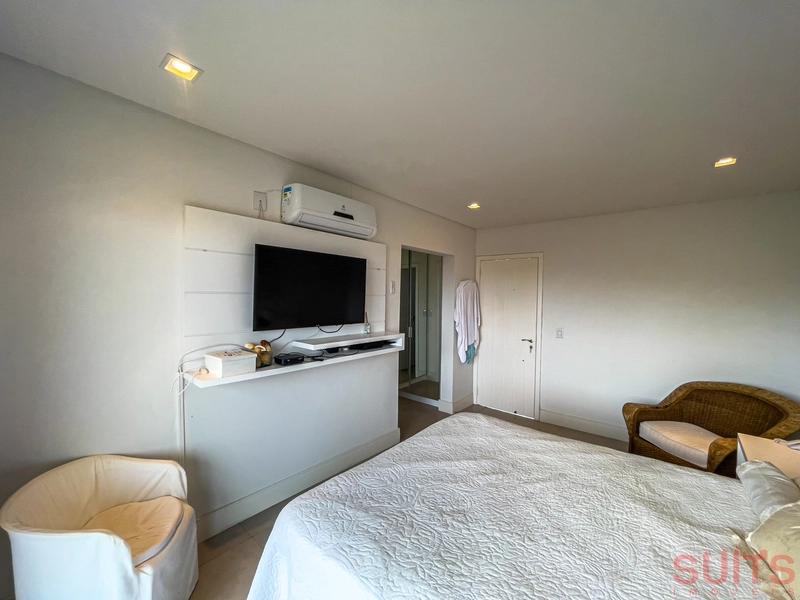 Magnifica mansão à beira mar na praia de Atlântida: 65ª foto da galeria de imagens do imóvel