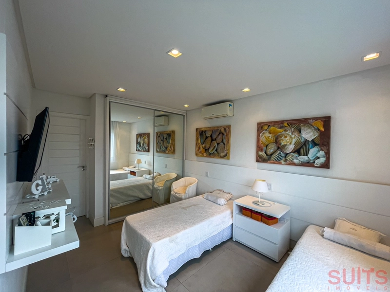 Magnifica mansão à beira mar na praia de Atlântida: 67ª foto da galeria de imagens do imóvel