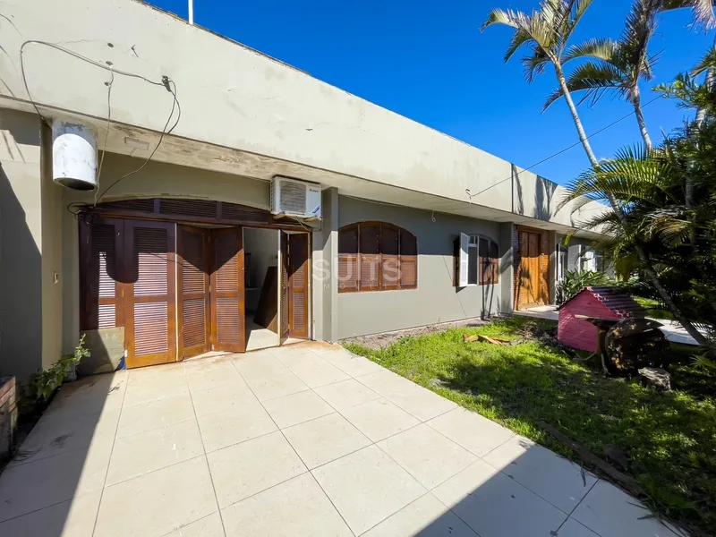 Excelente Casa de Esquina em Atlântida: 2ª foto da galeria de imagens do imóvel