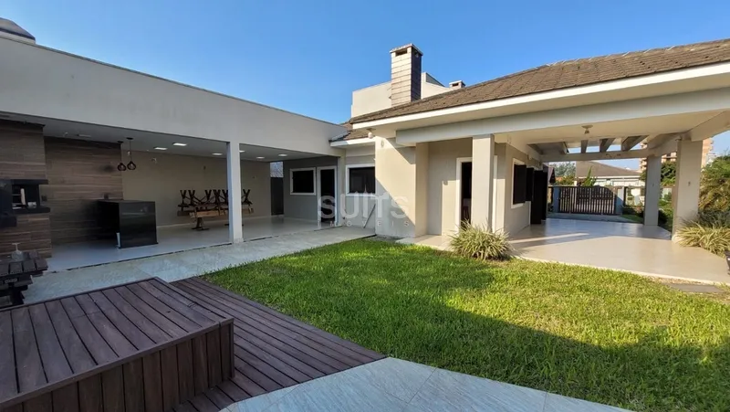 Imponente sobrado em Mariapolis, próximo ao mar!: 8ª foto da galeria de imagens do imóvel