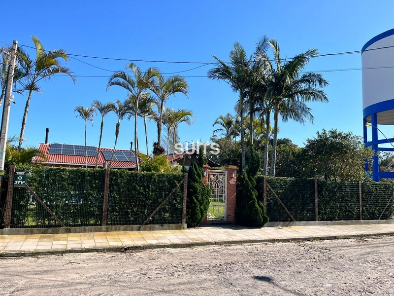 Excelente casa à venda em Atlântida: 1ª foto da galeria de imagens do imóvel