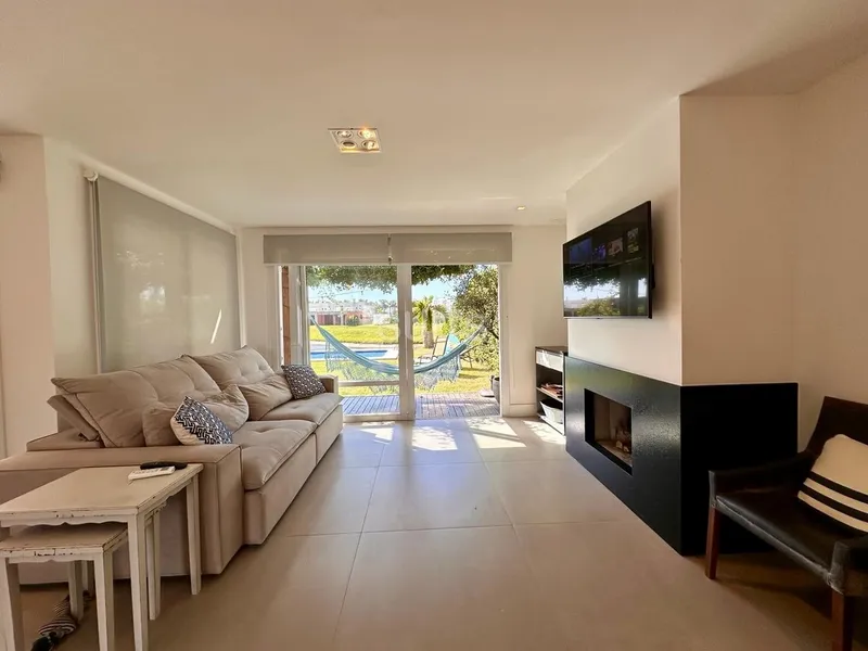 Sobrado beira lago no condomínio Pateo Marbella: 21ª foto da galeria de imagens do imóvel