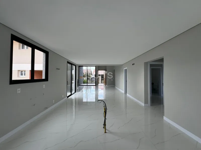 Incrível Casa NOVA no Centro de Xangri-Lá: 8ª foto da galeria de imagens do imóvel