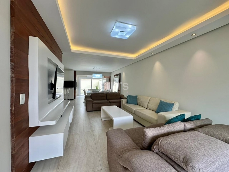 Excelente sobrado à venda no condomínio Villas Resort: 4ª foto da galeria de imagens do imóvel