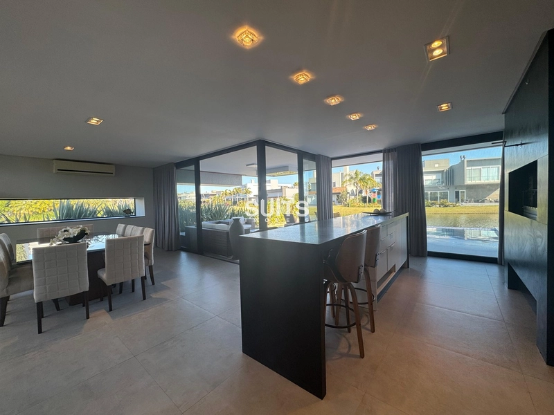 Mansão no condomínio Enseada.: 10ª foto da galeria de imagens do imóvel