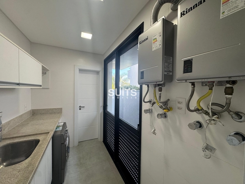 Mansão no condomínio Enseada.: 15ª foto da galeria de imagens do imóvel