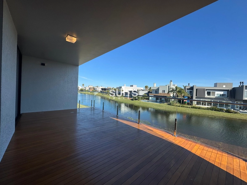 Mansão no condomínio Enseada.: 23ª foto da galeria de imagens do imóvel