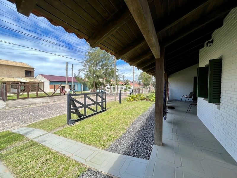 SOBRADO À 01 QUADRA DO MAR NA PRAIA DE ATLANTIDA SUL: 8ª foto da galeria de imagens do imóvel